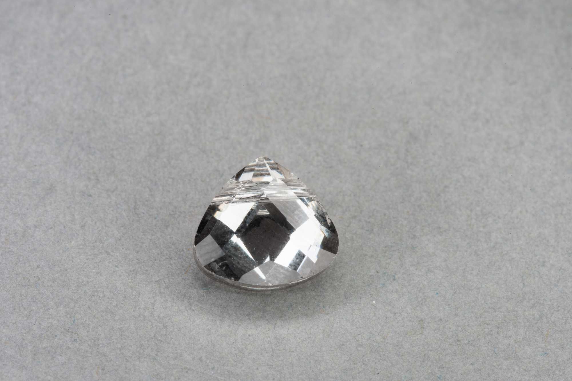 Metallic Silver/Grey Tri Drop Faceted Glass Bead 10x9x5mm