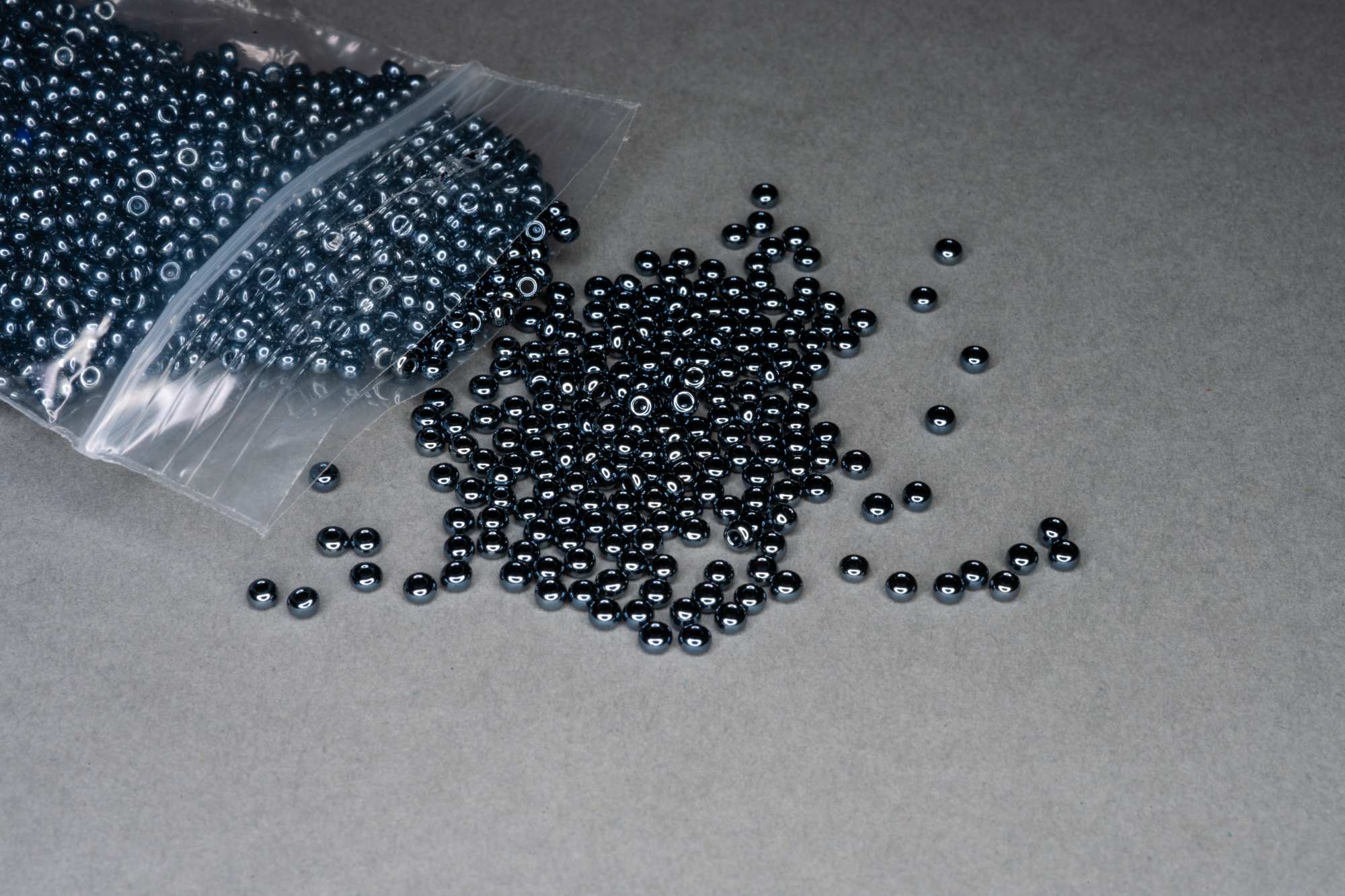Gunmetal Seed Rocaille Glass Beads, 30g