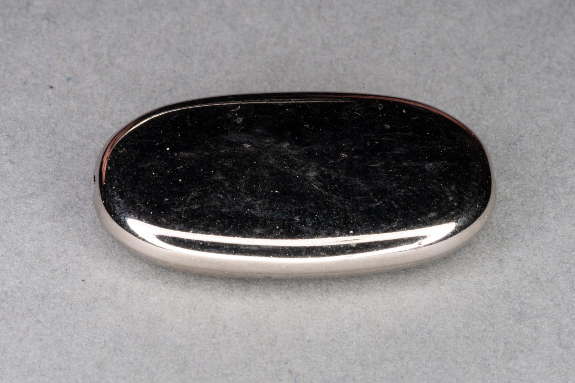 Silver Plated Acrylic Flat Oval Bead, 28x15x3mm, 0.8mm hole