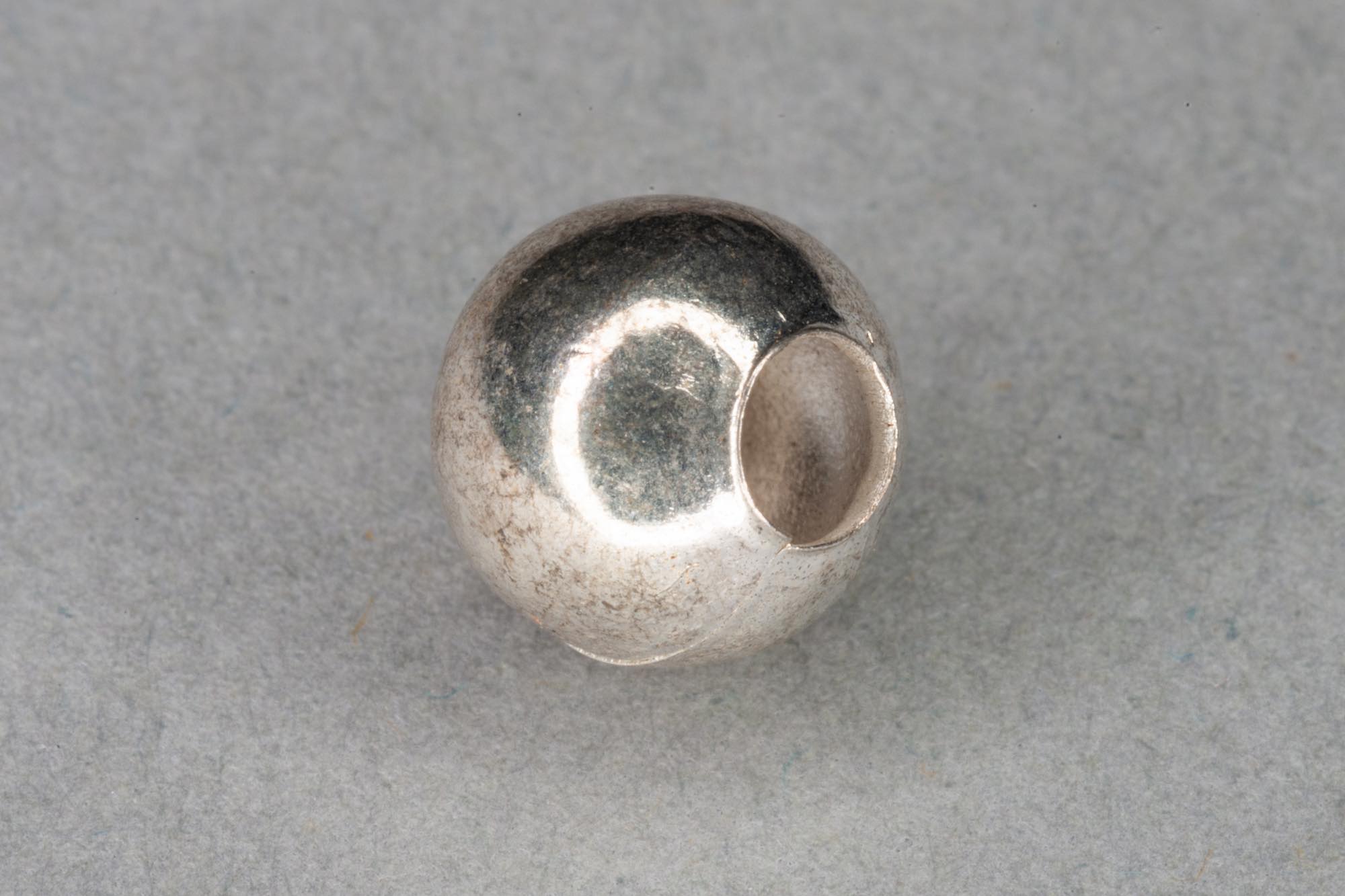 Bright Silver Plated Round Beads 8mm/2mm hole