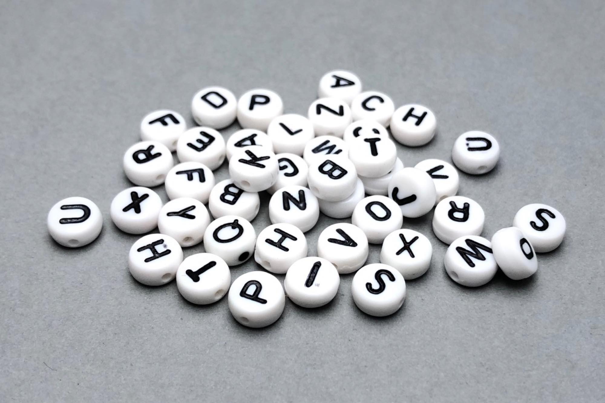 White Flat Round Acrylic Alphabet Beads 7x4mm, 0.9mm Hole, 1 Piece