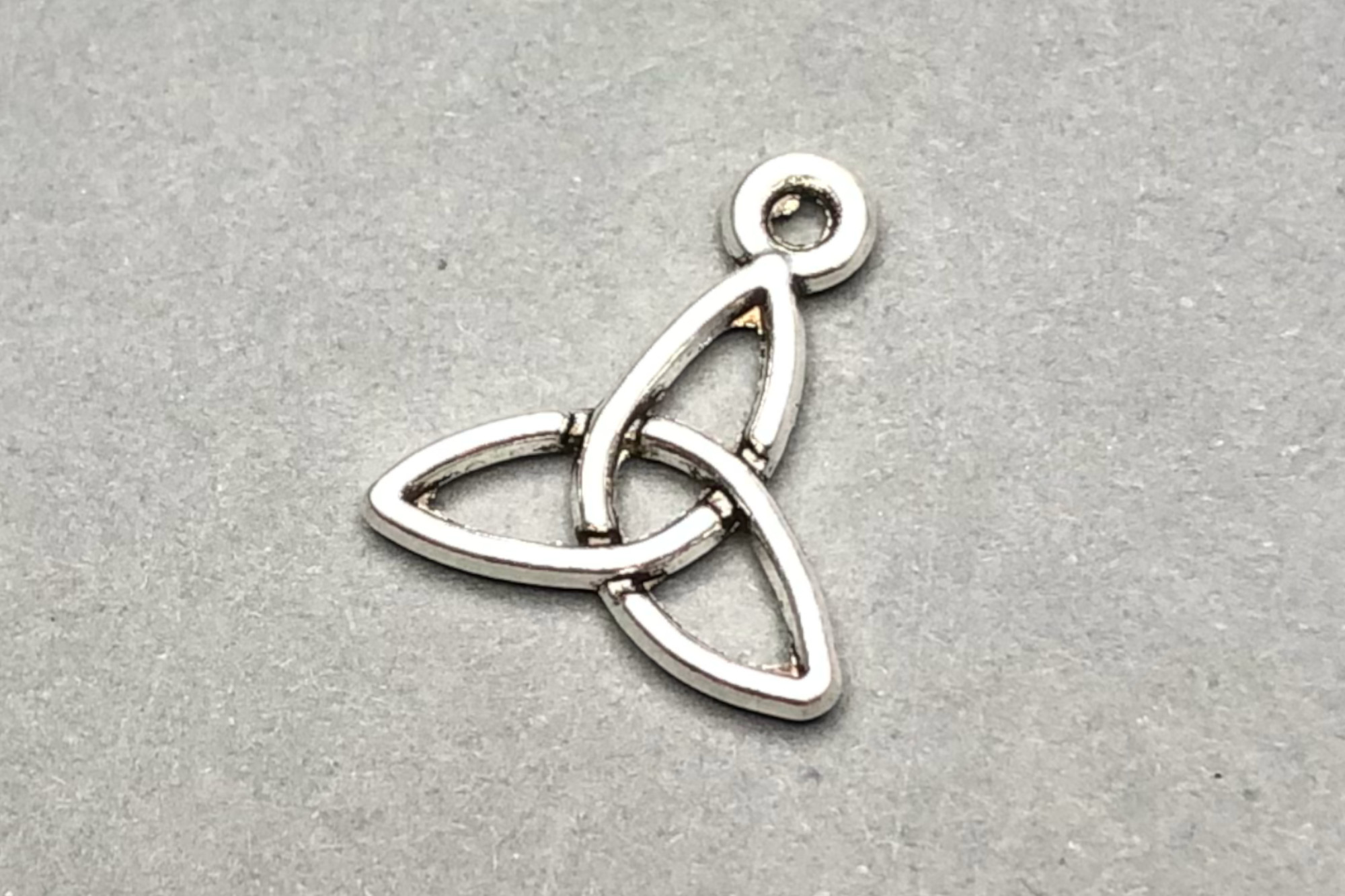 Antique Silver Simple Celtic Knot Charm 12x14mm