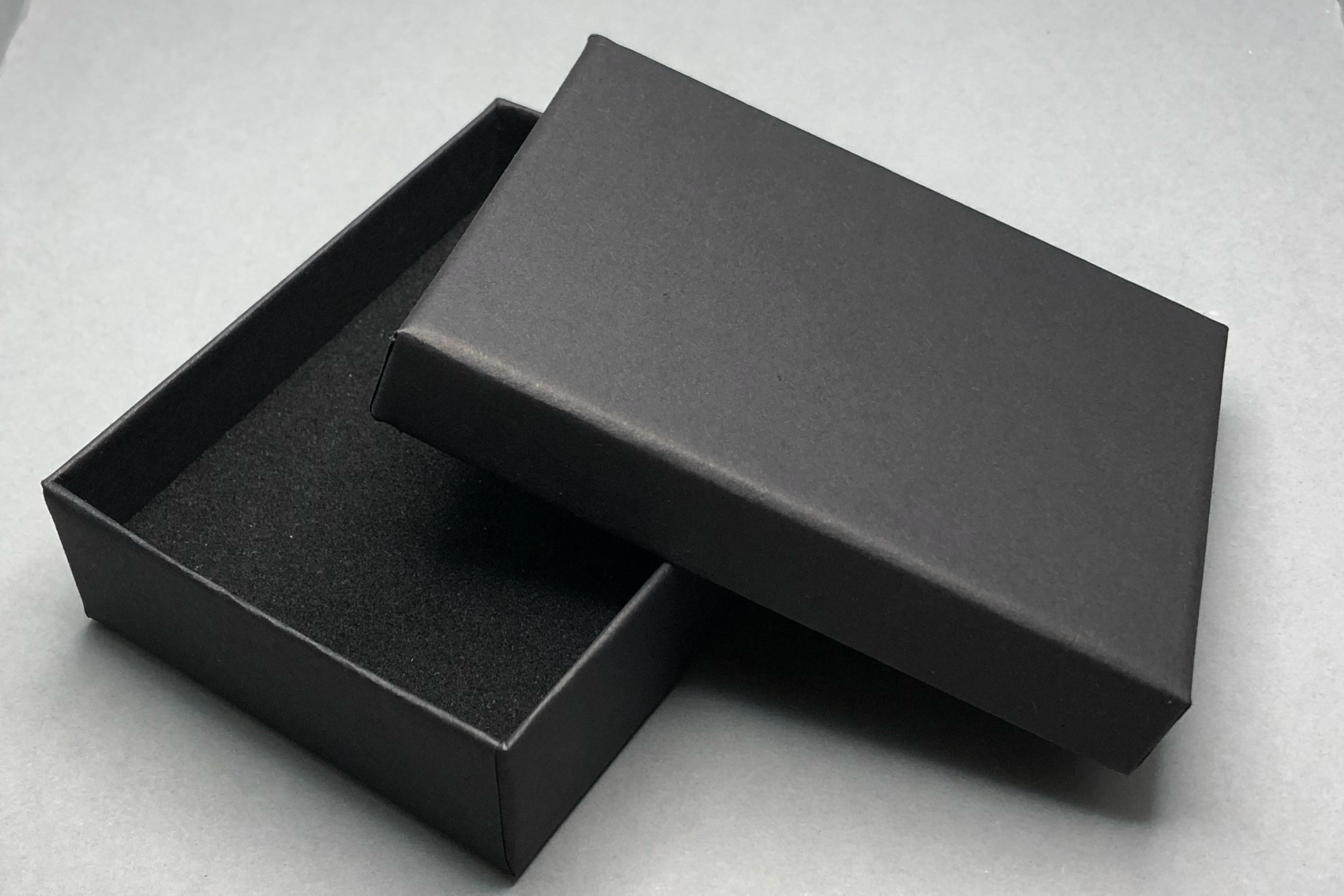 Medium Black Gift Box / 9x7x2.6cm