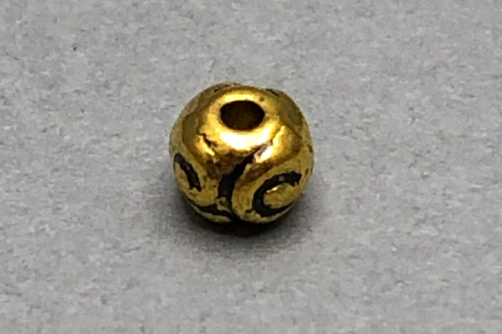 Antique Gold Plated Barrel Bead 5x4mm, 1mm hole